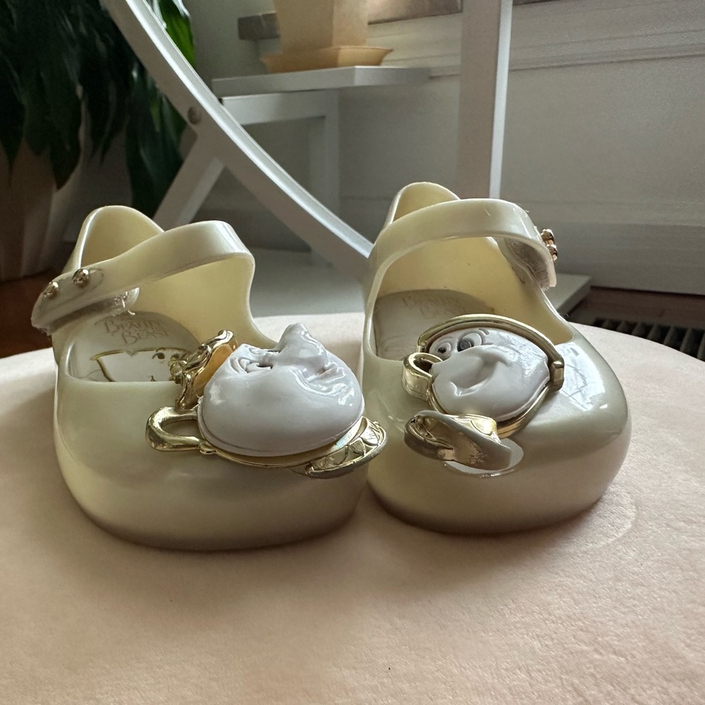 Mini Melissa Beauty and the Beast size 6